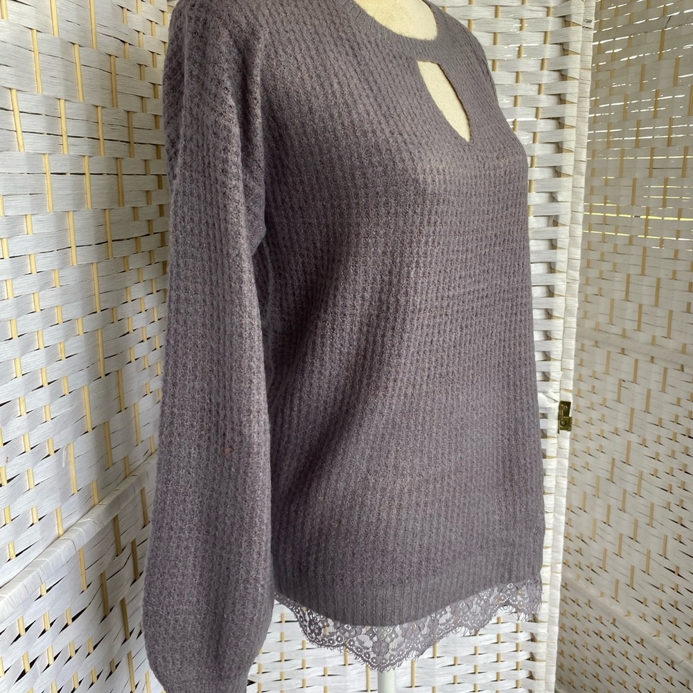 NWT Hem & Thread Waffle Knit Sweater Lace Trim Bottom Beautiful Lilac Color - Picture 8 of 16